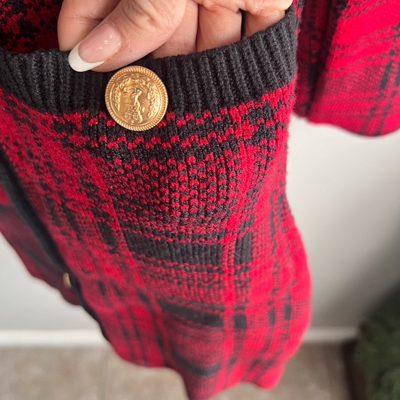 dress with beautiful buttons new with tags - Picture 2 of 5